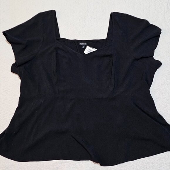 Torrid Black Peplum Challis Sweetheart Flutter Sleeve Top - Picture 4 of 9